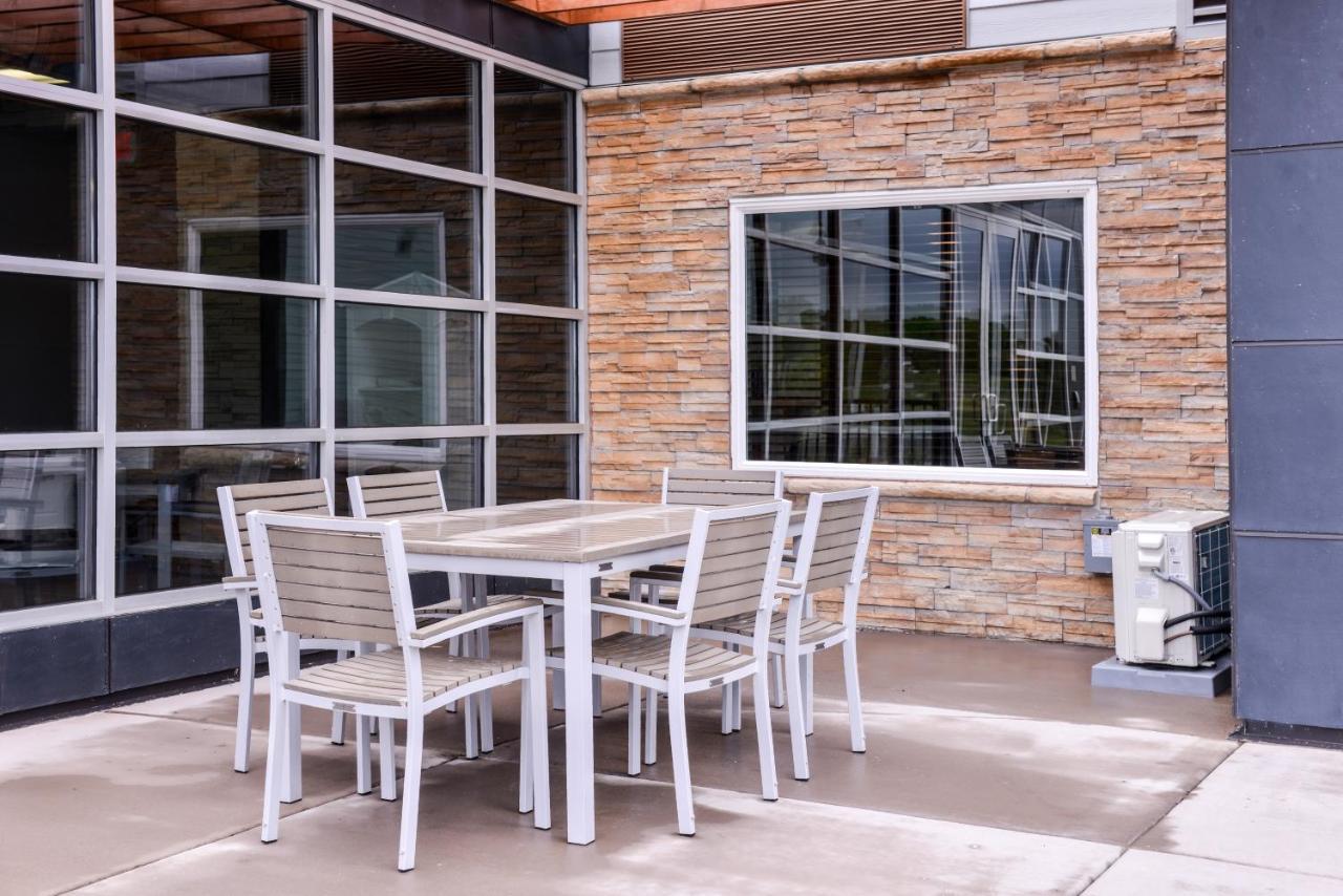 Country Inn & Suites By Radisson, Ft Atkinson, Wi Fort Atkinson Εξωτερικό φωτογραφία